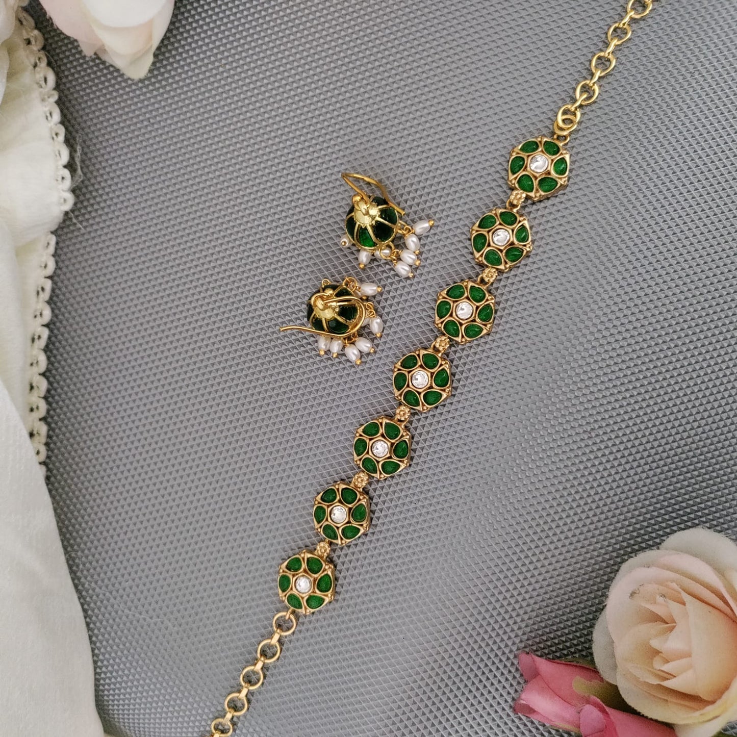 Emerald stone jadau kundan choker