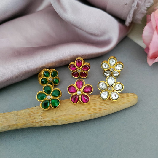 Flower 5 stone stud