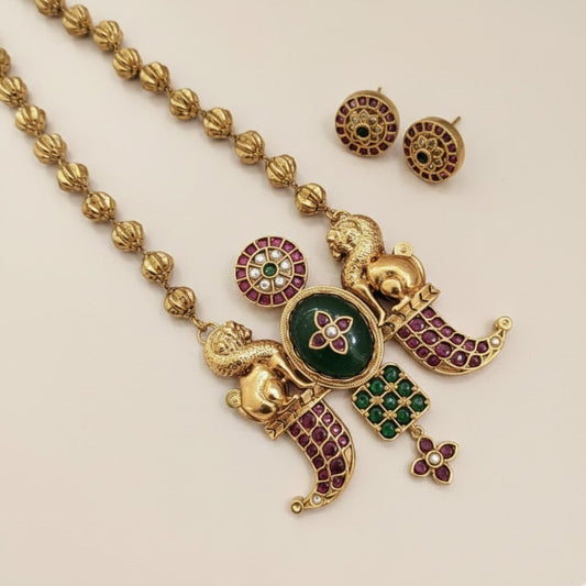 Kemp stone Puliguru pendant chain set long