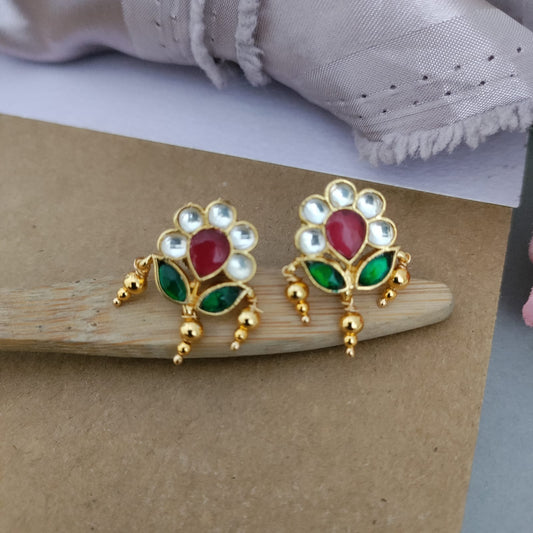 Flower jadau stone earring