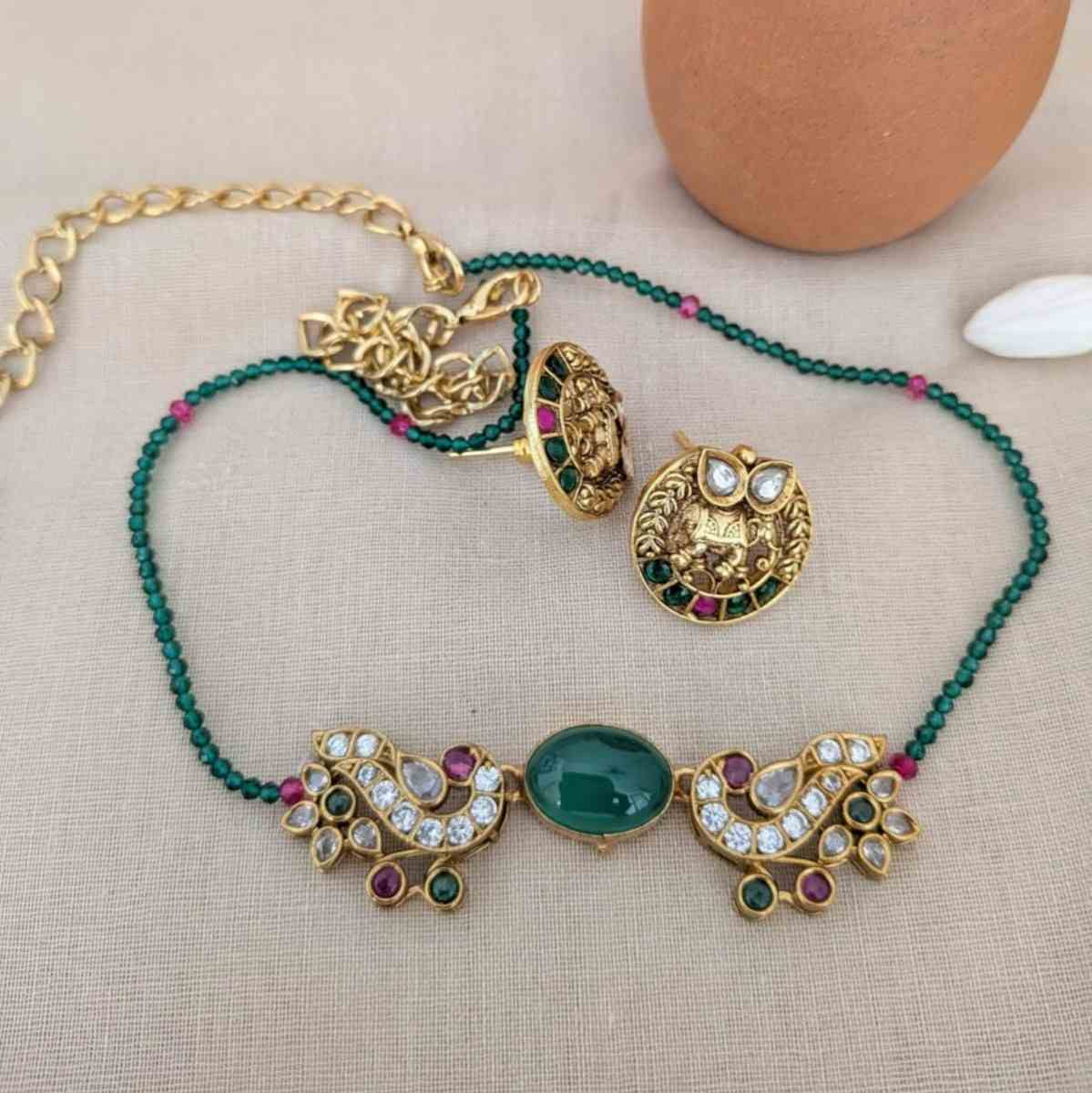 Semiprecious stone Slim choer