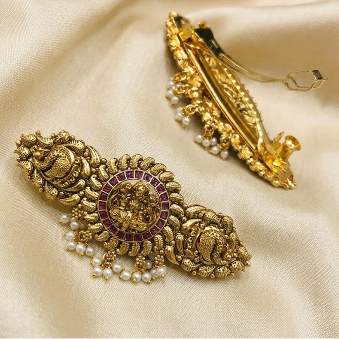 Gold finish lakshmi clip
