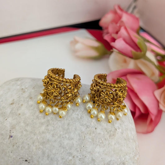 Ear cuff with pearl drop