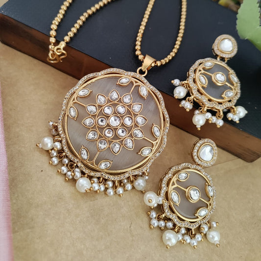 Exclusive Round stone pendant Kundan work pendant chain