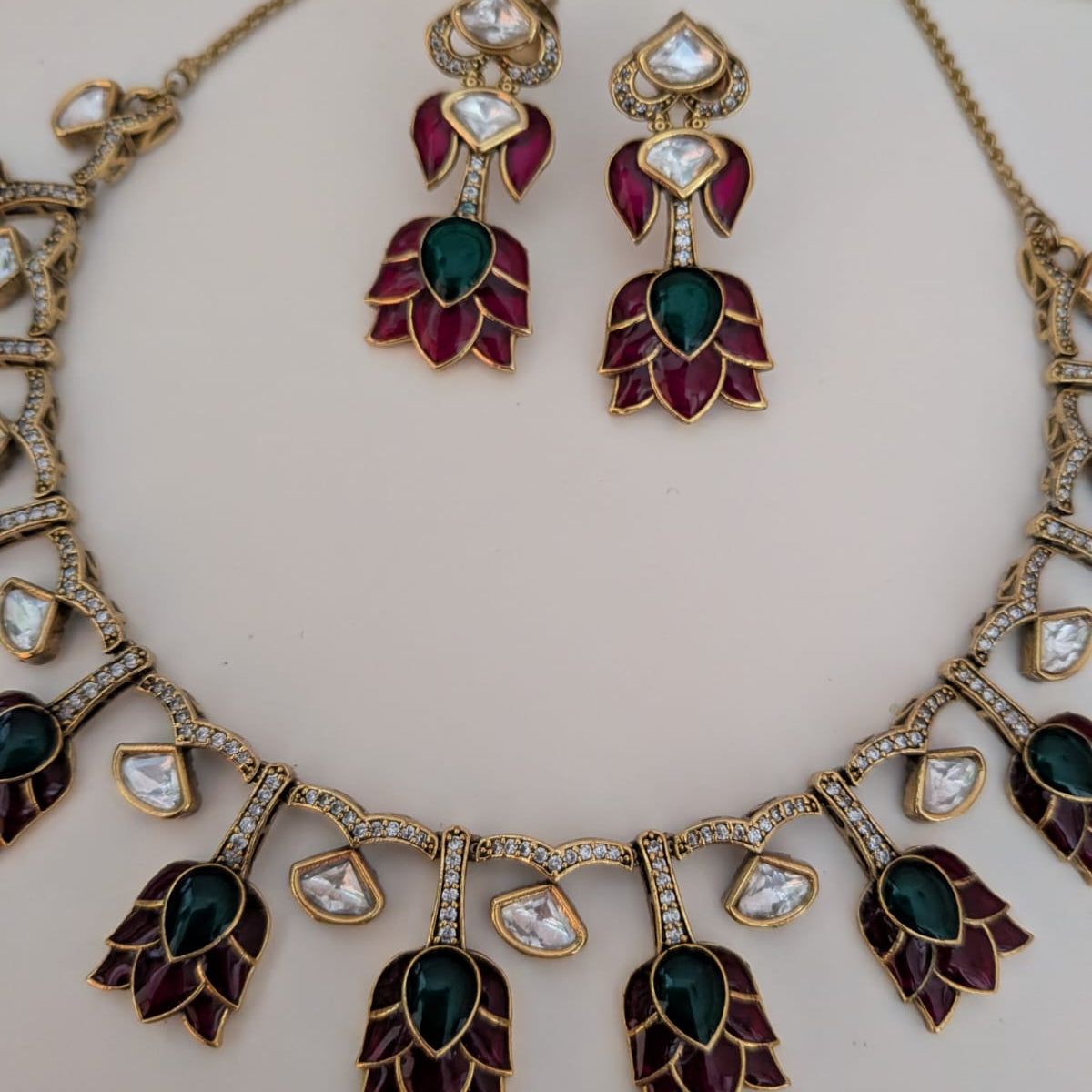 Lotus design necklace set Antique finish Ruby with green