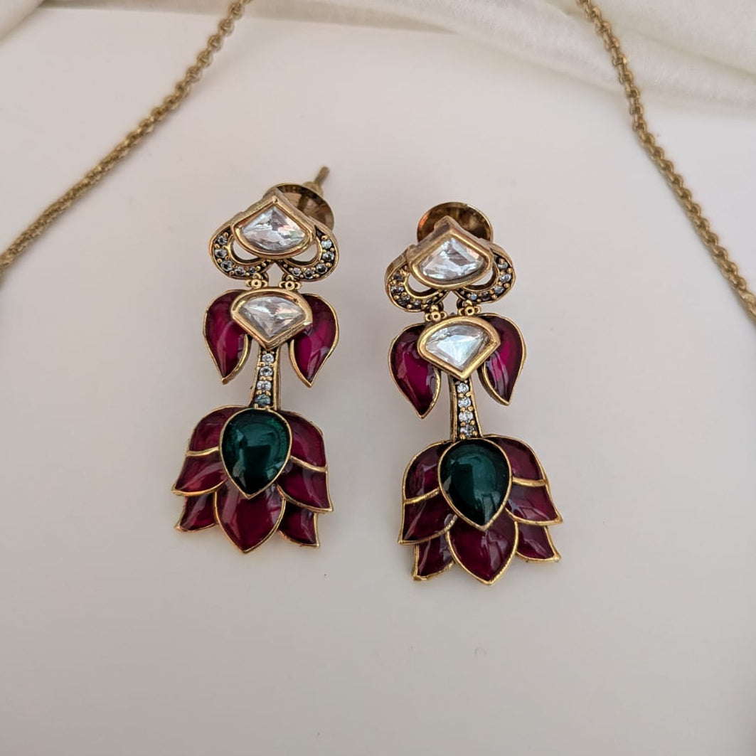 Lotus design necklace set Antique finish Ruby with green