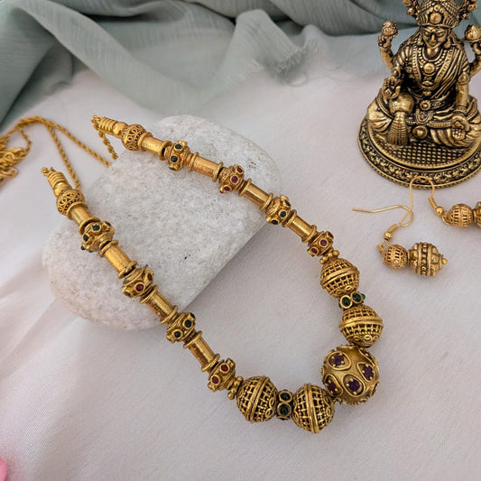 Ball beaded necklace