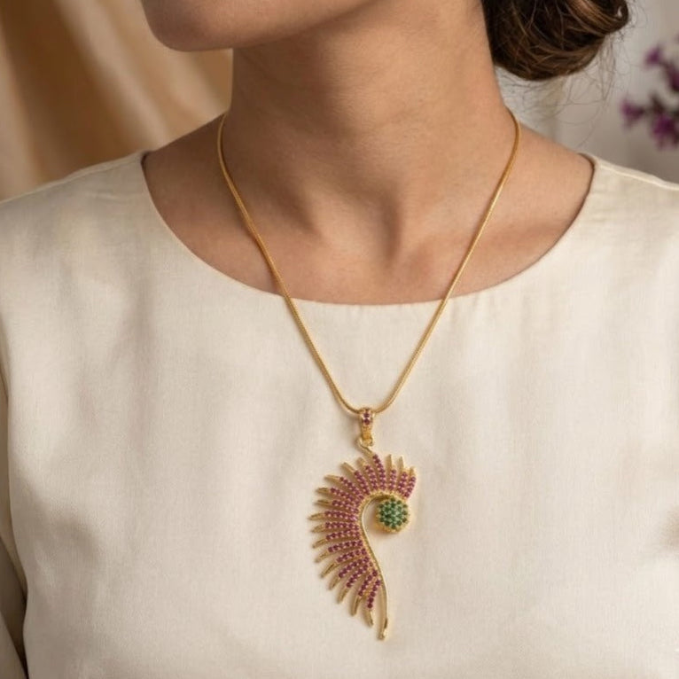 Peacock feather green with ruby pendant chain