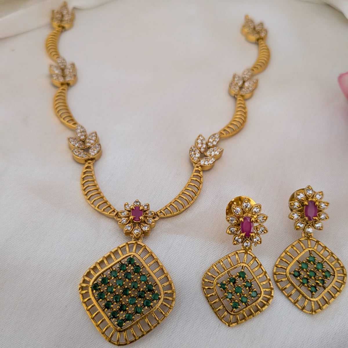 green stone necklace