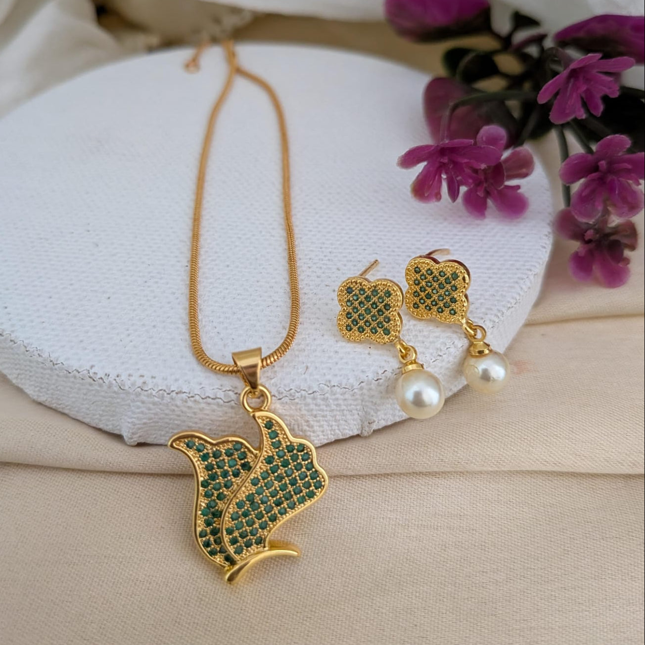 AD white butterfly feather pendant chain