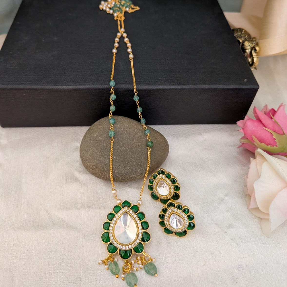 Jadau Kundan green pendant chain