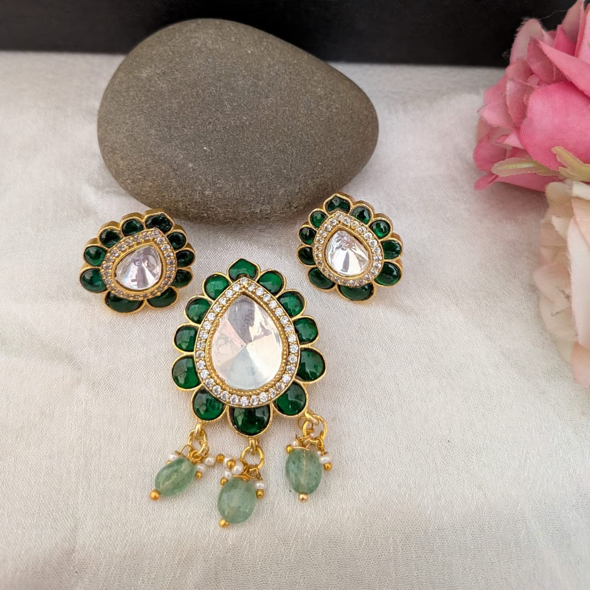 Jadau Kundan green pendant chain