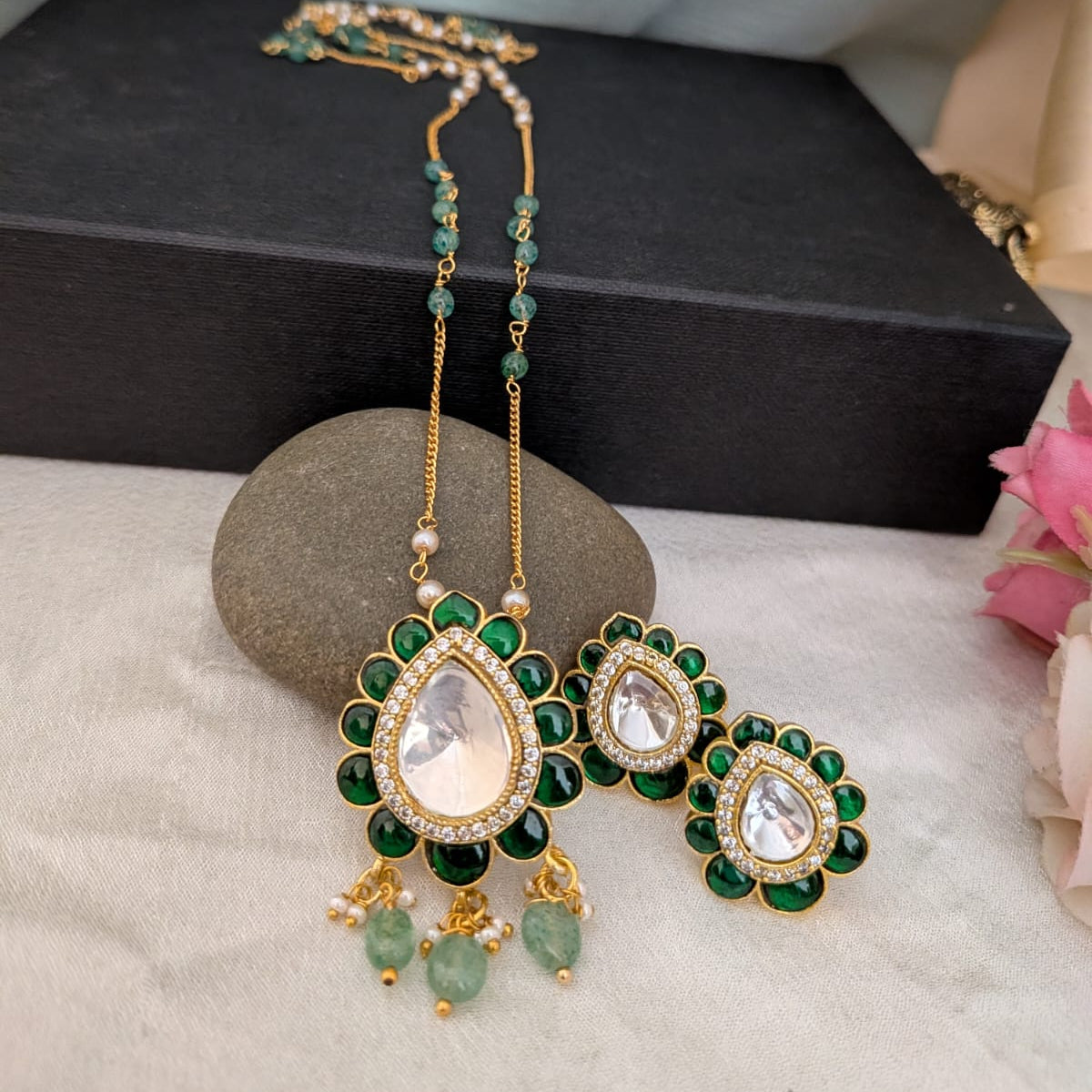 Jadau Kundan green pendant chain