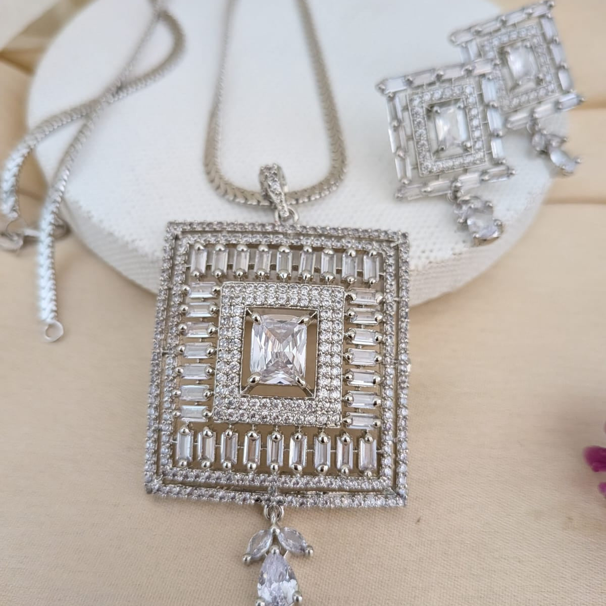 Silver square shape pendant chain