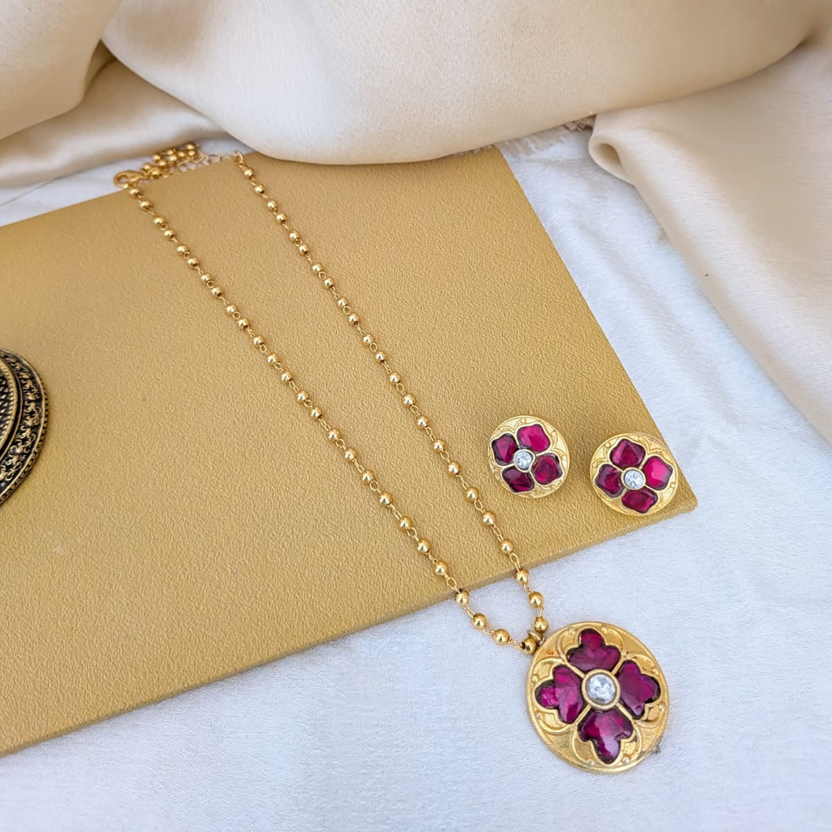 Ruby jadau stone ball chain set