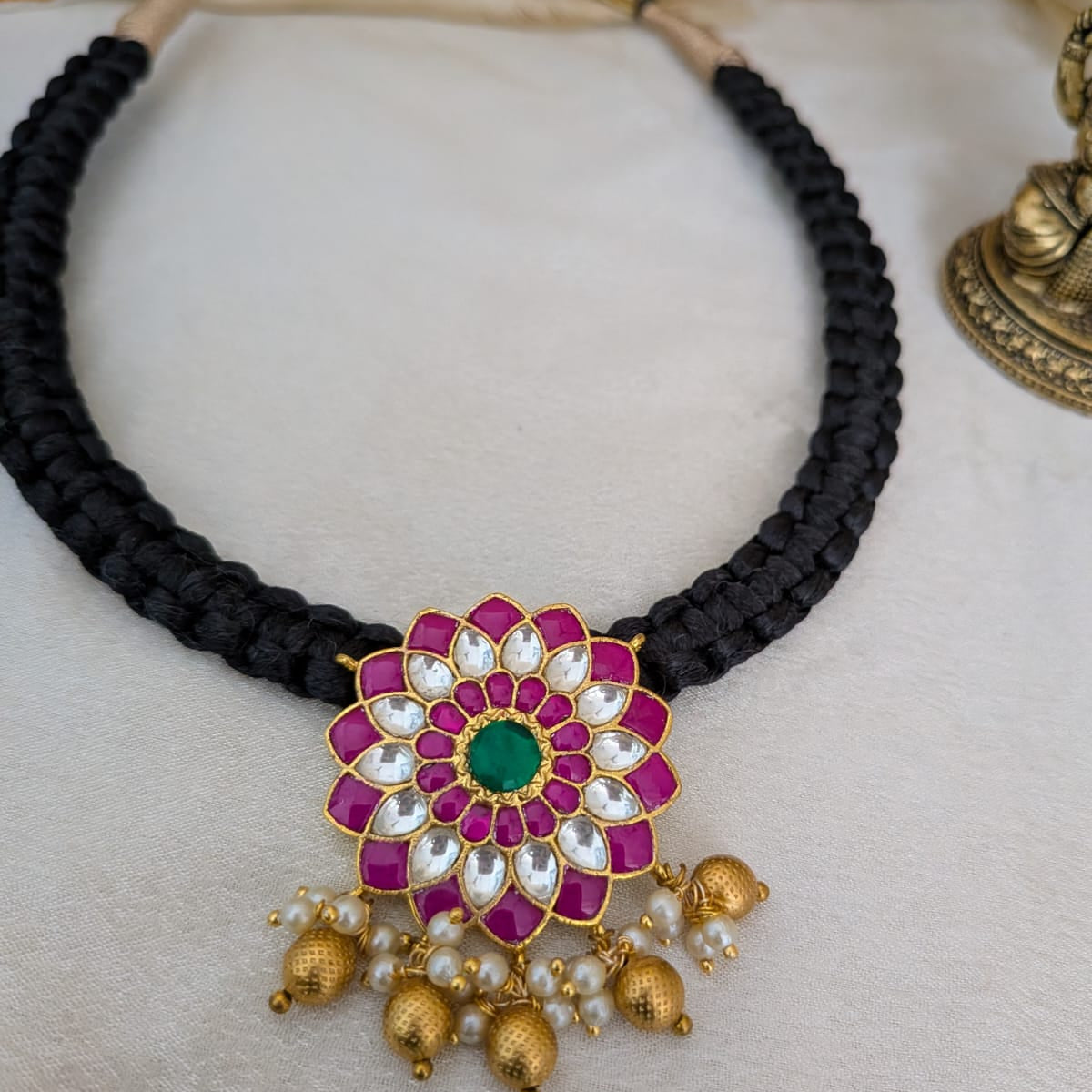 Flower jadau stone thread necklace set