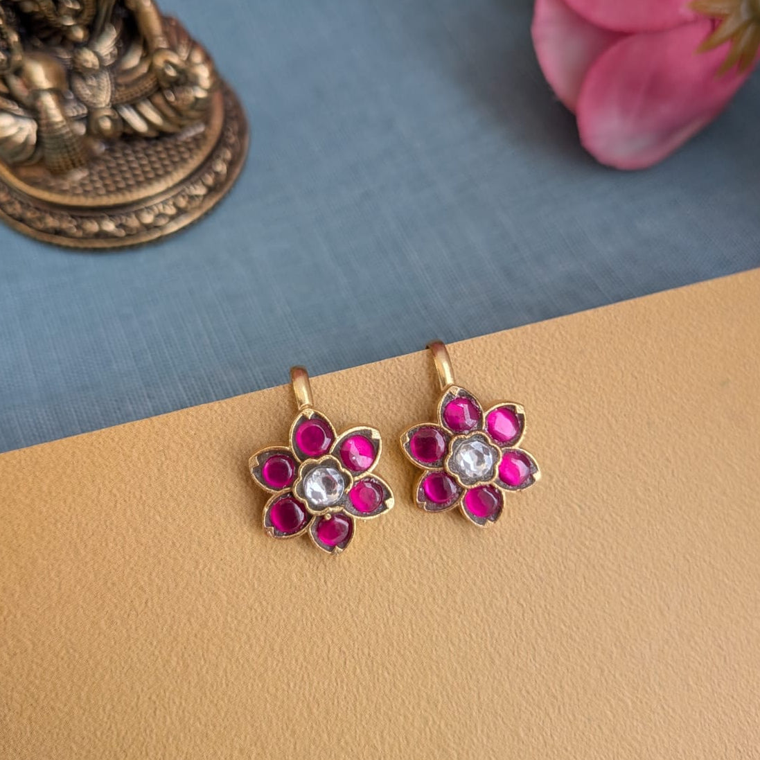 Jadau kundan flower earcuff