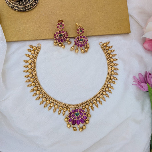 Kemp stone necklace small pendant adigai