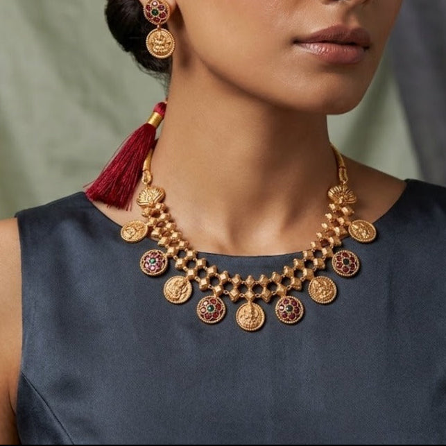 Lakshmi coin with kemp necklace