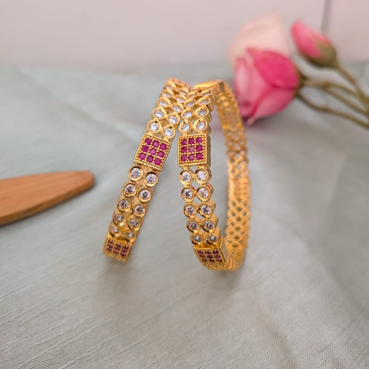 White with ruby stone antique Kids-bangle