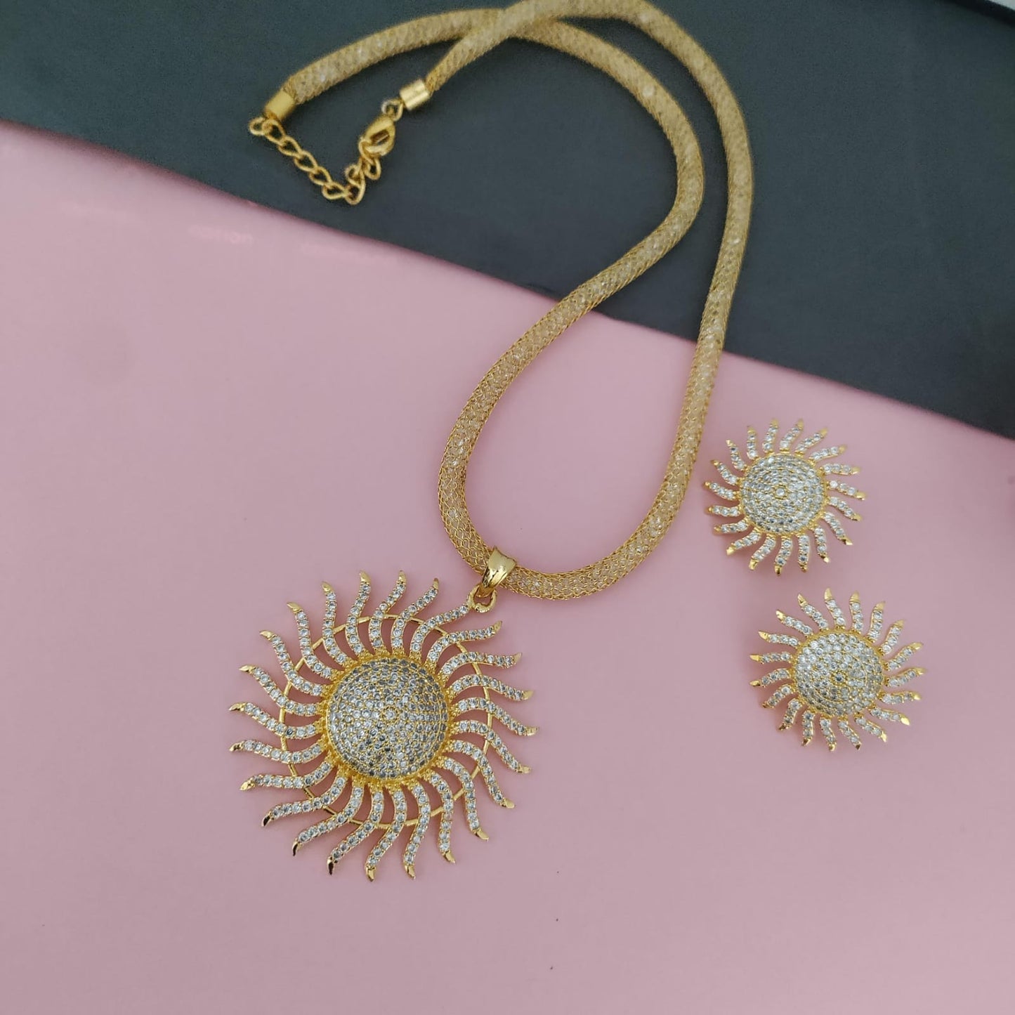 Ad chakra pendant chain set