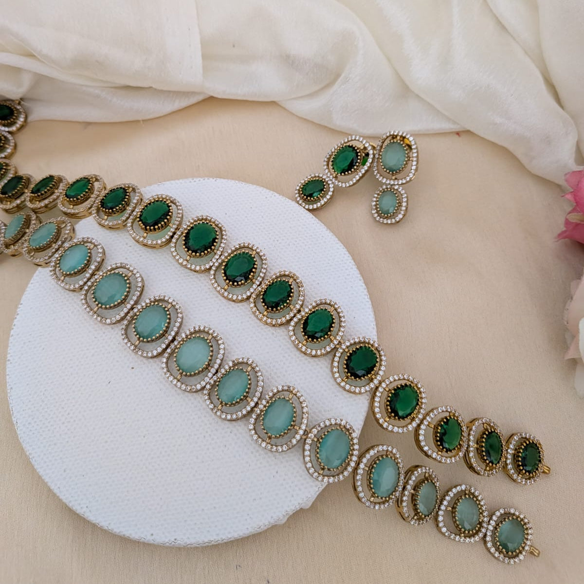 Oval shape blue stone necklace set