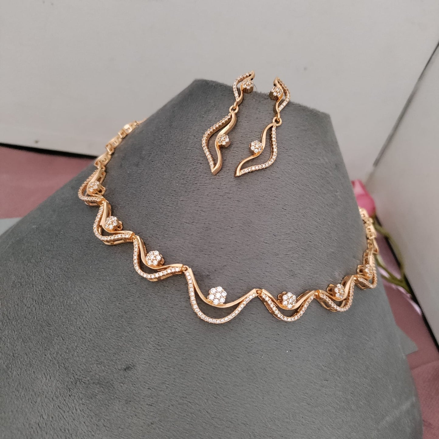 Wavy pattern gold plated jewelry set