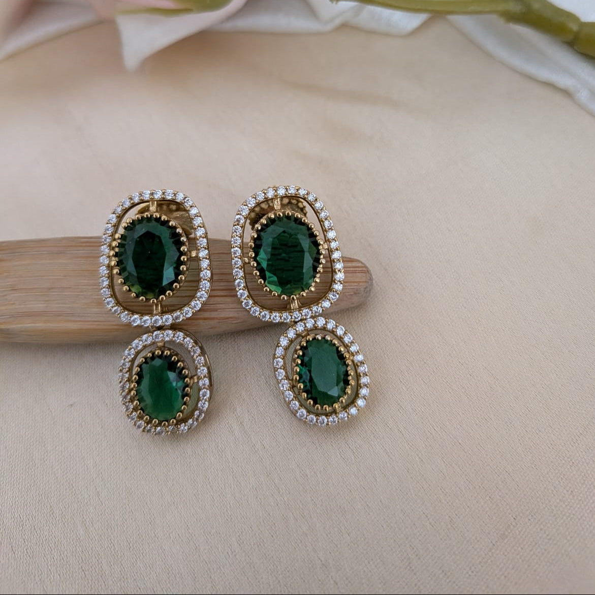 Oval shape blue stone necklace set