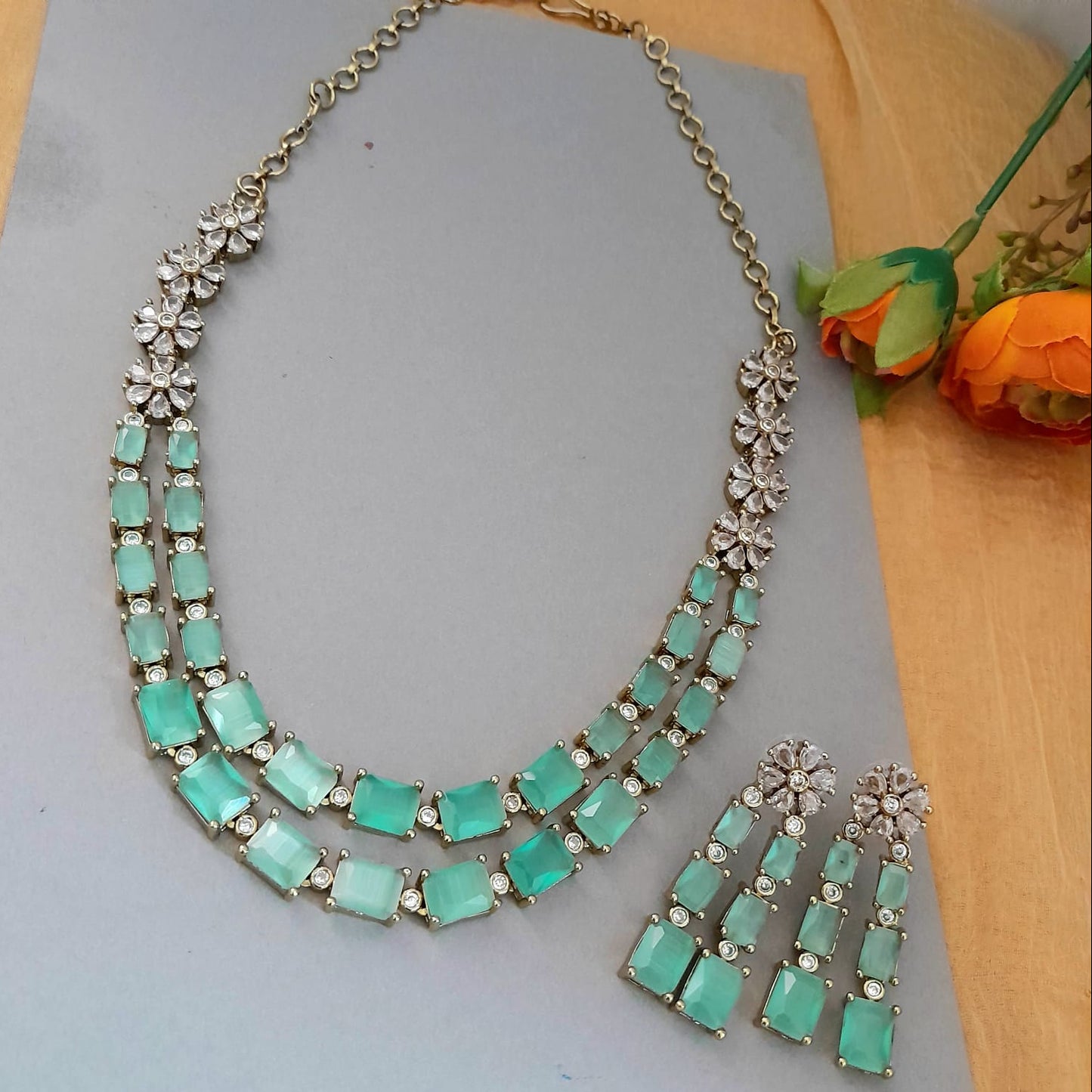 layer  2 line ad necklace set