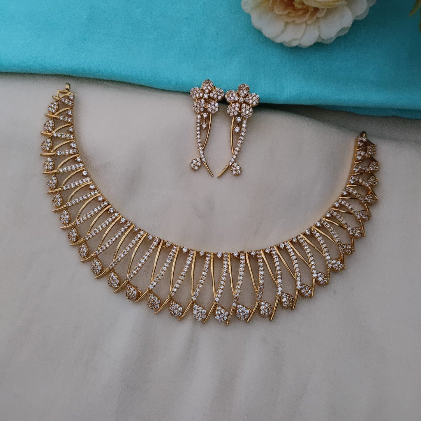 Elegant traditional yet modern ad stone necklace