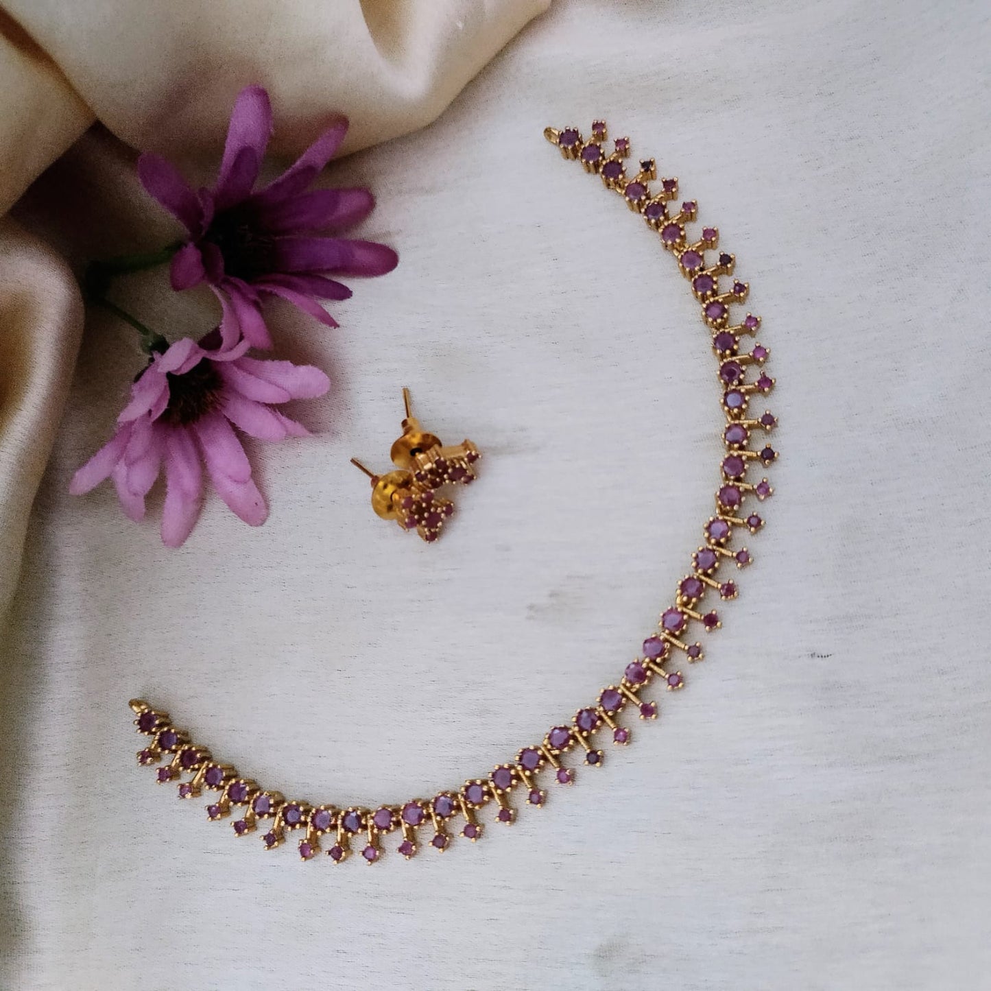 Simple Diamond lookalike sleek neckset in green, white, ruby