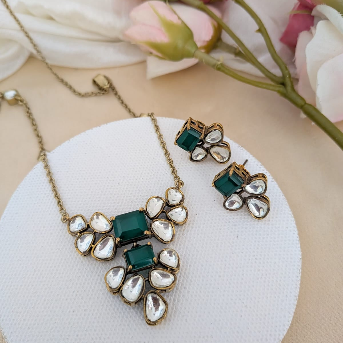 Antique finish kundan stone chain