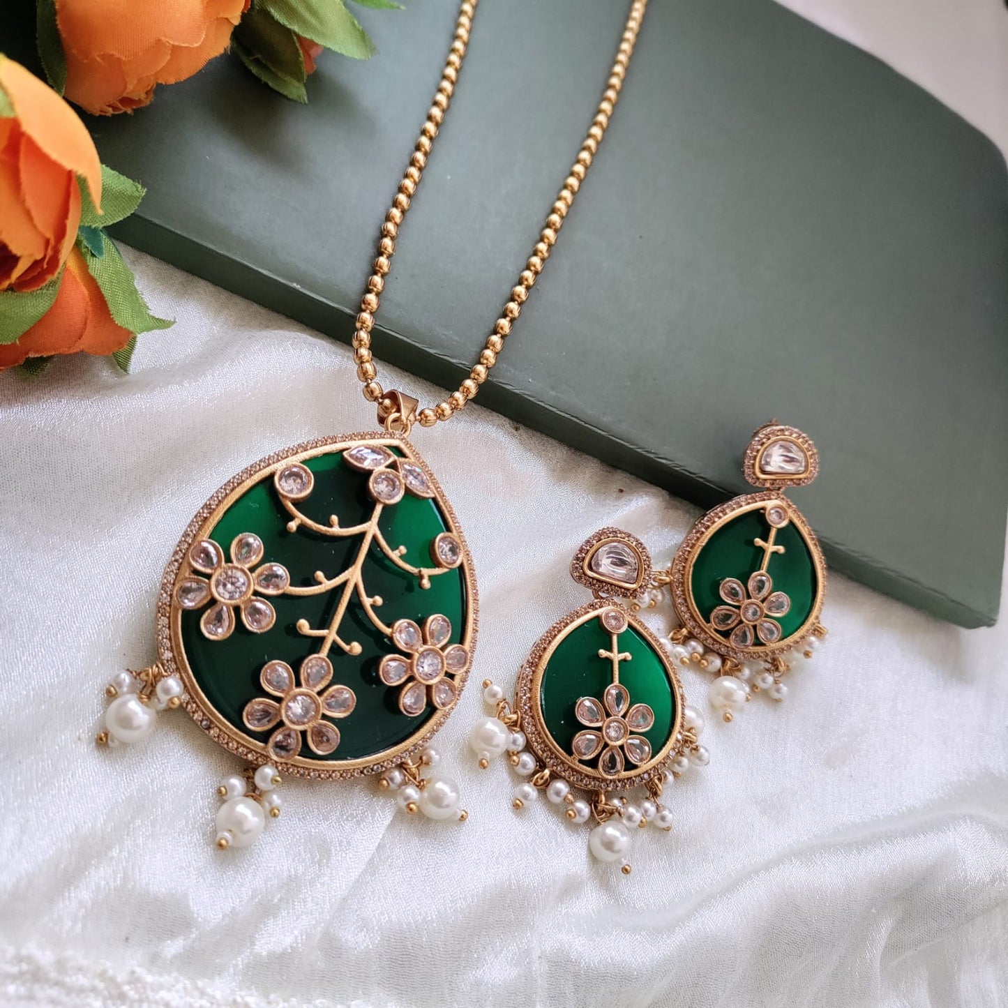 Drop shaped Exclusive Kundan work pendant chain