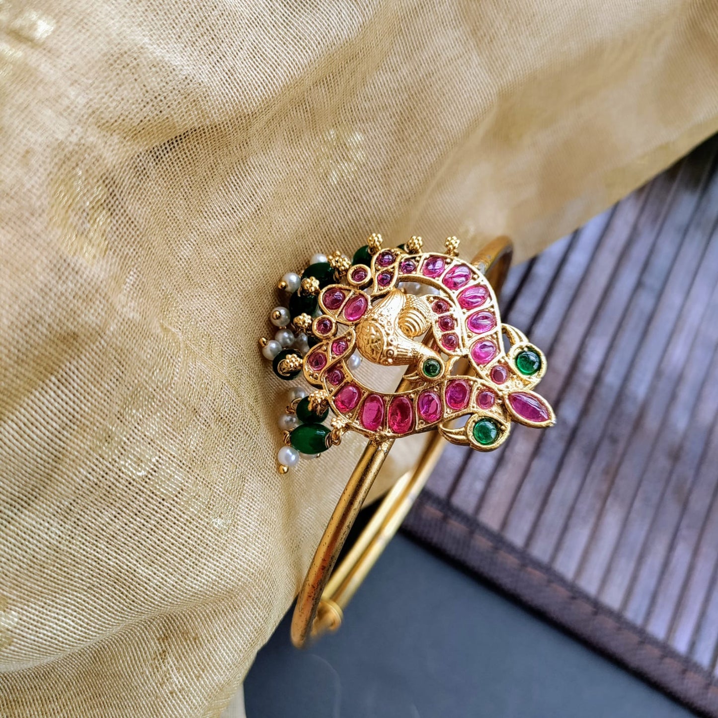 Peacock Ruby kemp stone Armlet