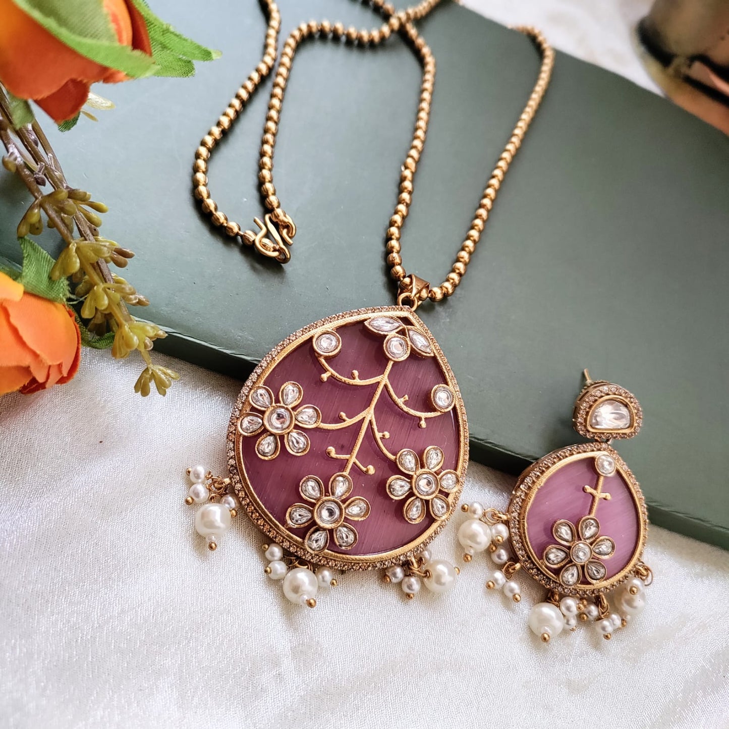 Drop shaped Exclusive Kundan work pendant chain