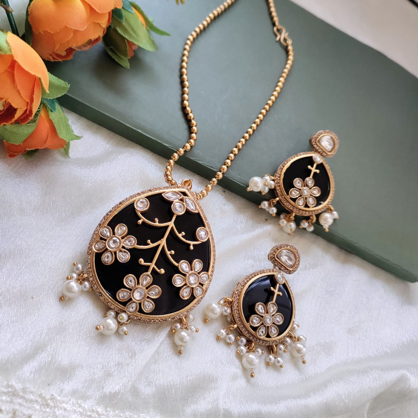 Drop shaped Exclusive Kundan work pendant chain