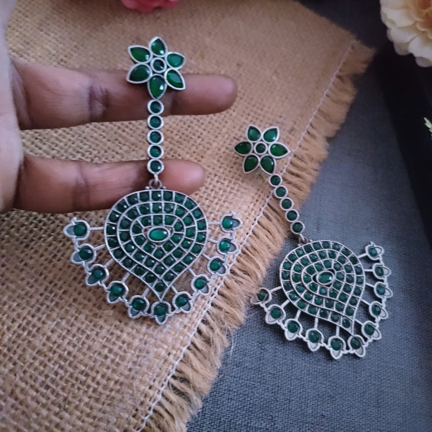 Green stone long earring