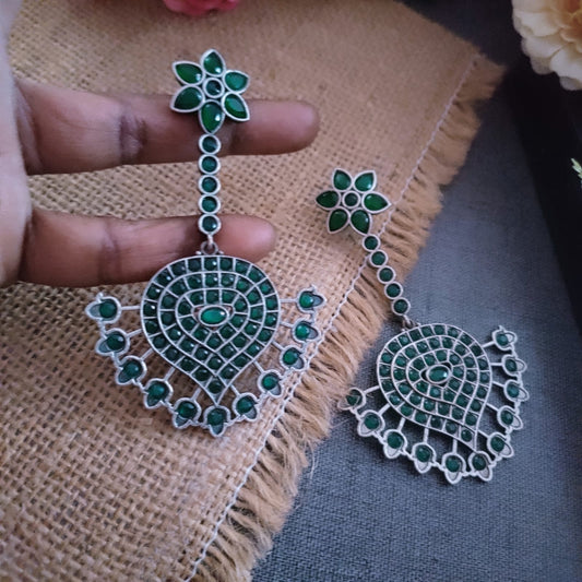 Green stone long earring