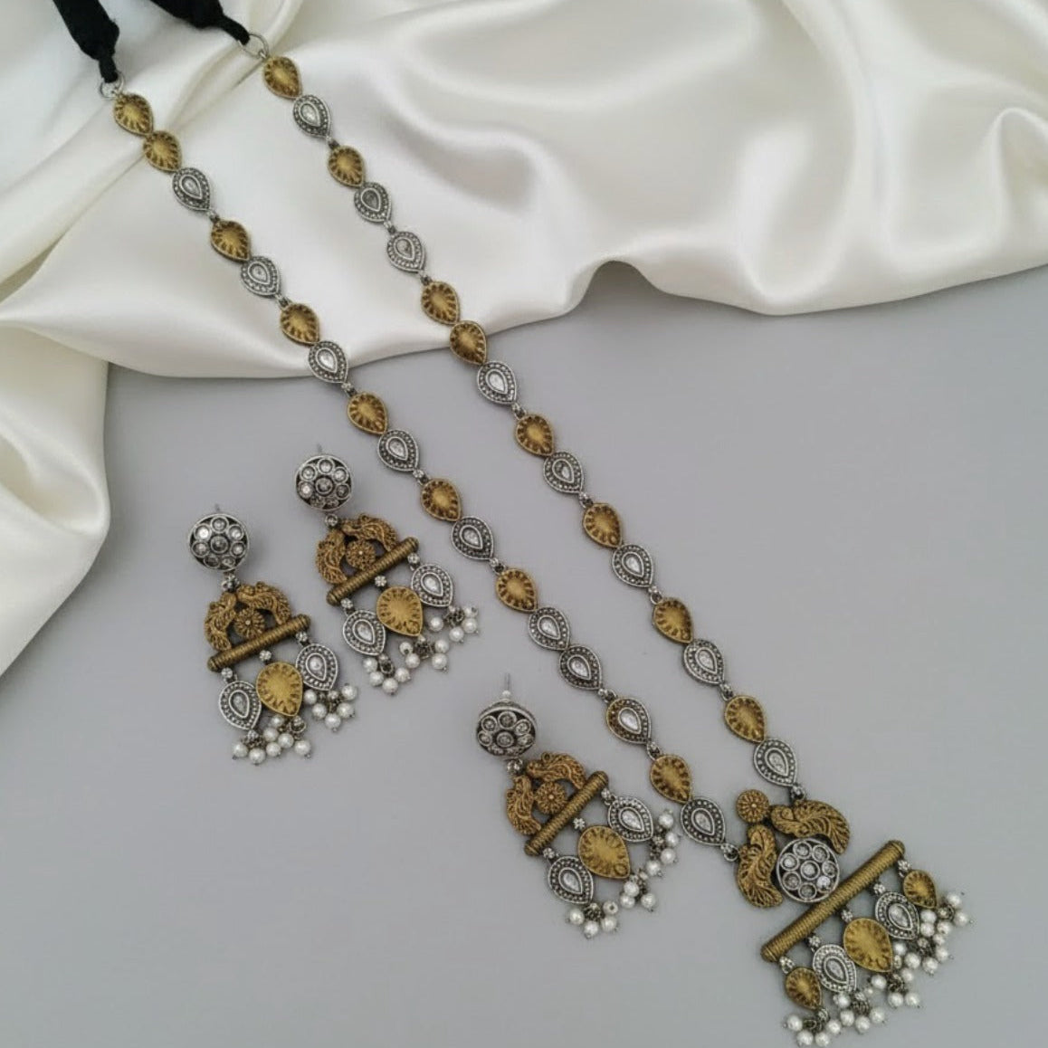 Drop dualtone long chain set
