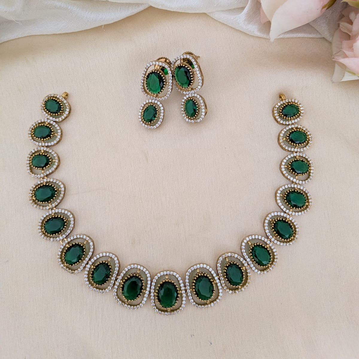 Oval shape blue stone necklace set