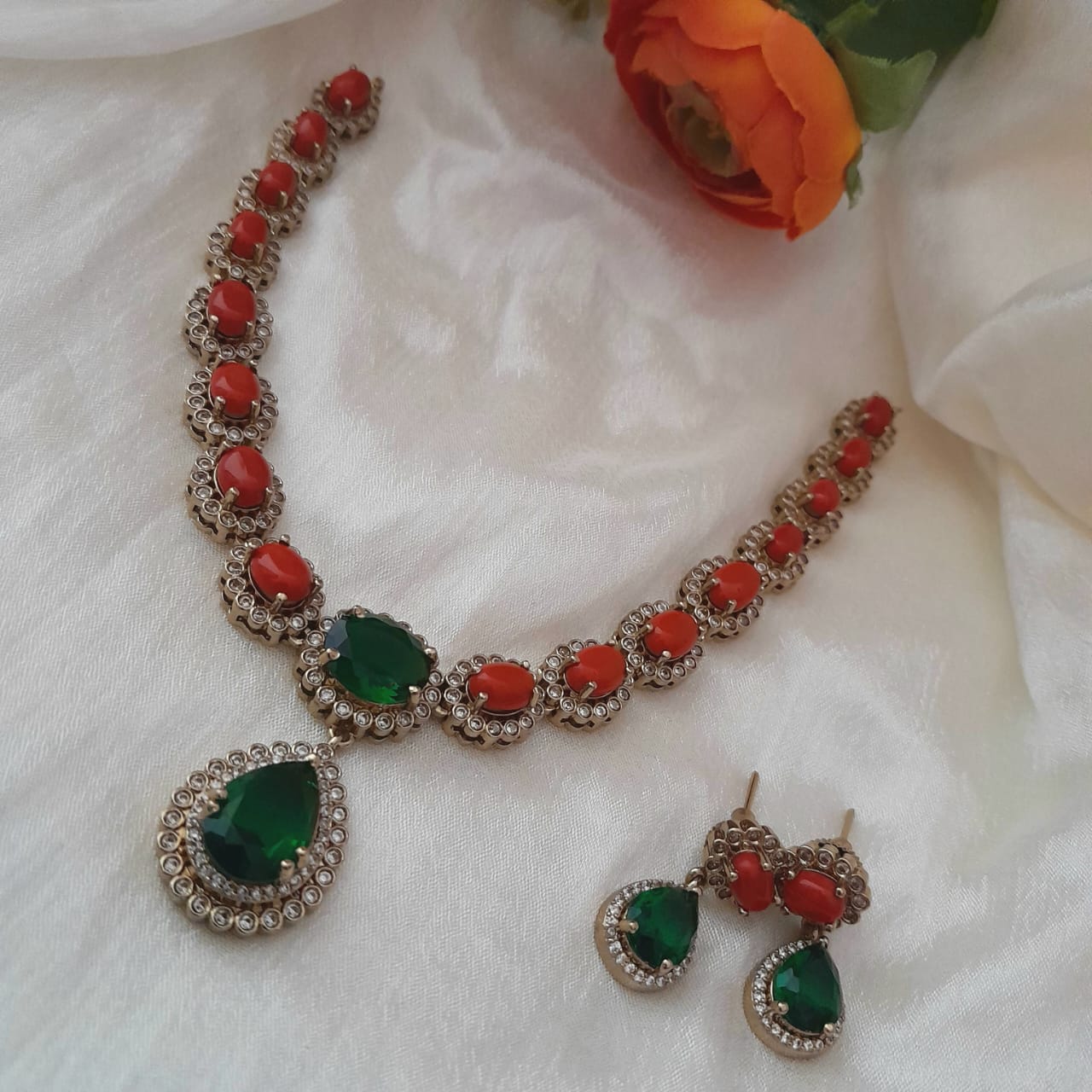 Coral red green drop stone necklace set