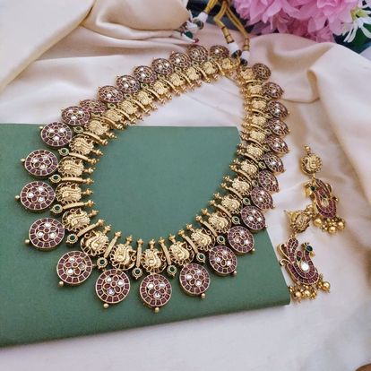 Beautifully crafted Long kemp pendant bridal Necklace