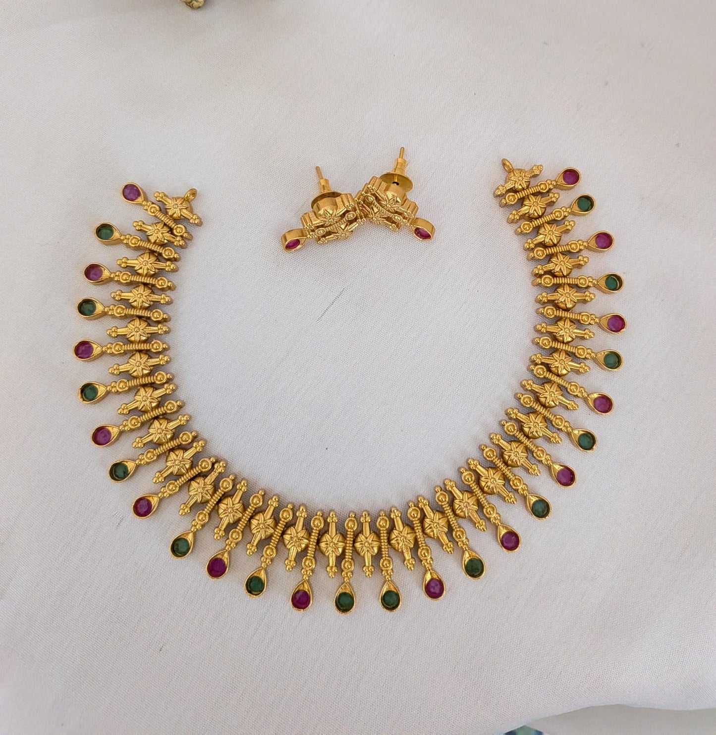 Golden kemp stone necklace set