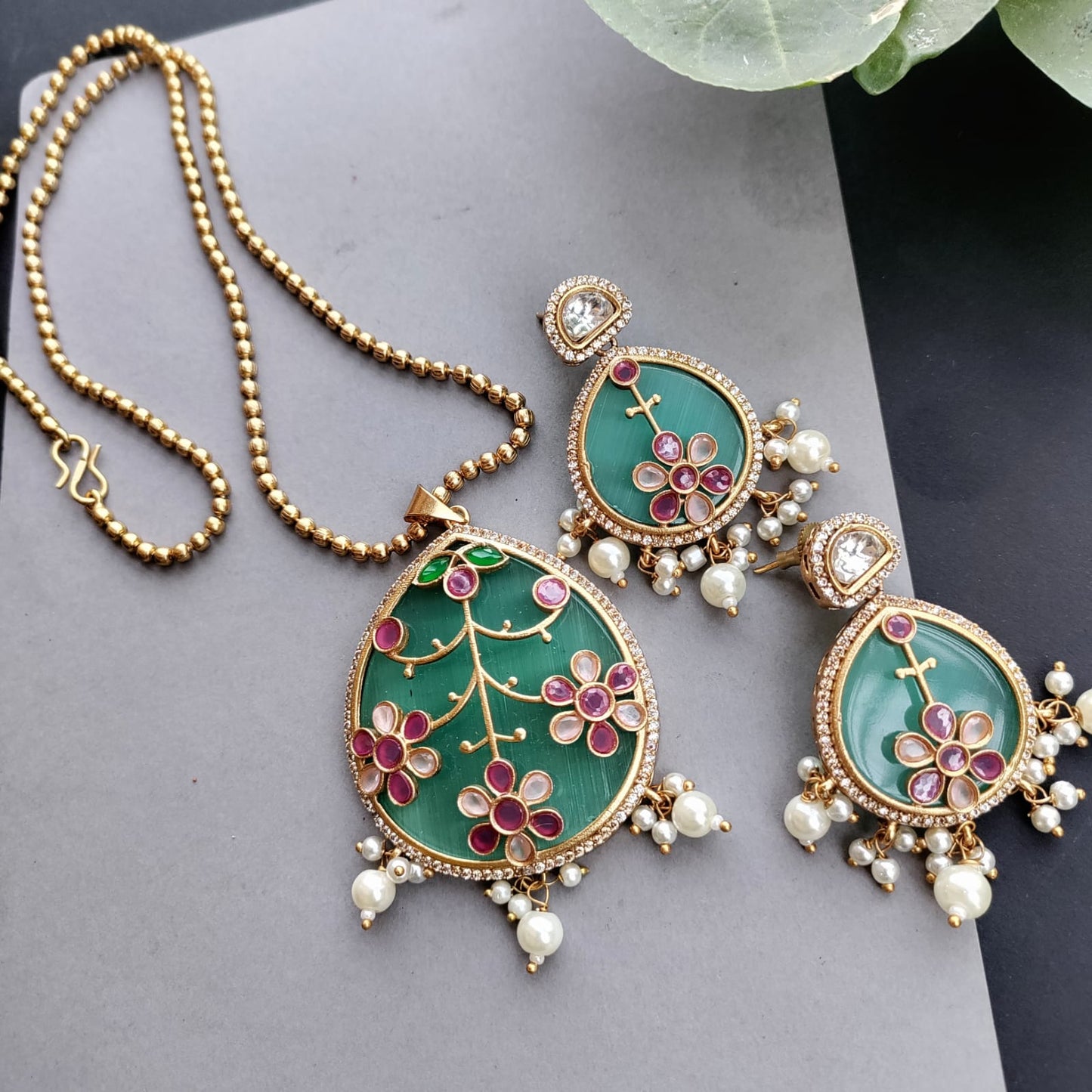 Drop shaped Exclusive Kundan work pendant chain