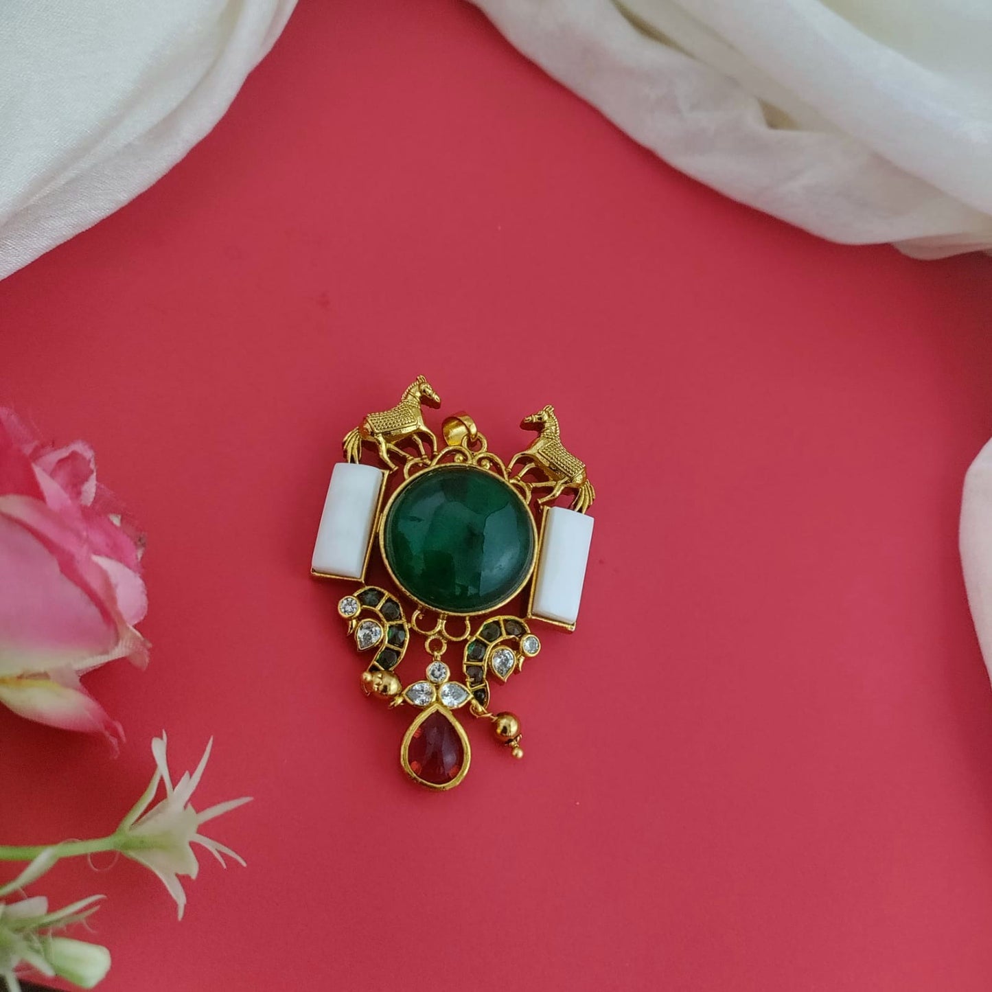 Fusion pendant chain