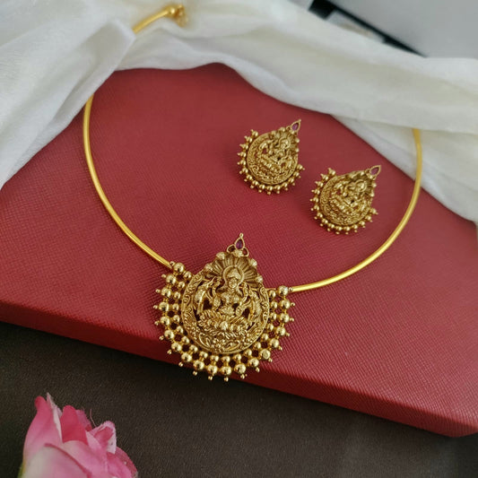 Lakshmi pendant hasuli