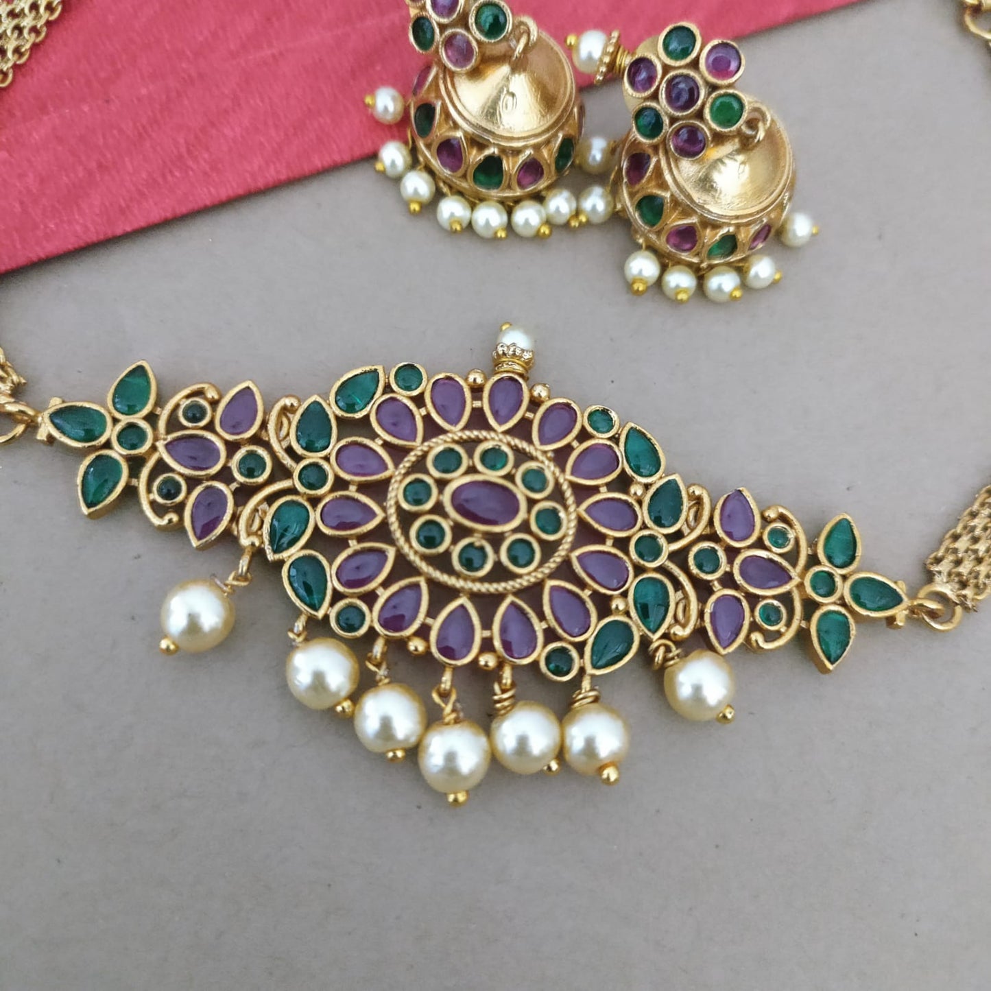 Drop stone chocker set