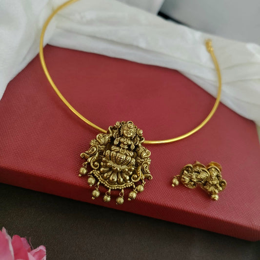 Lakshmi peacock pendant hasli set