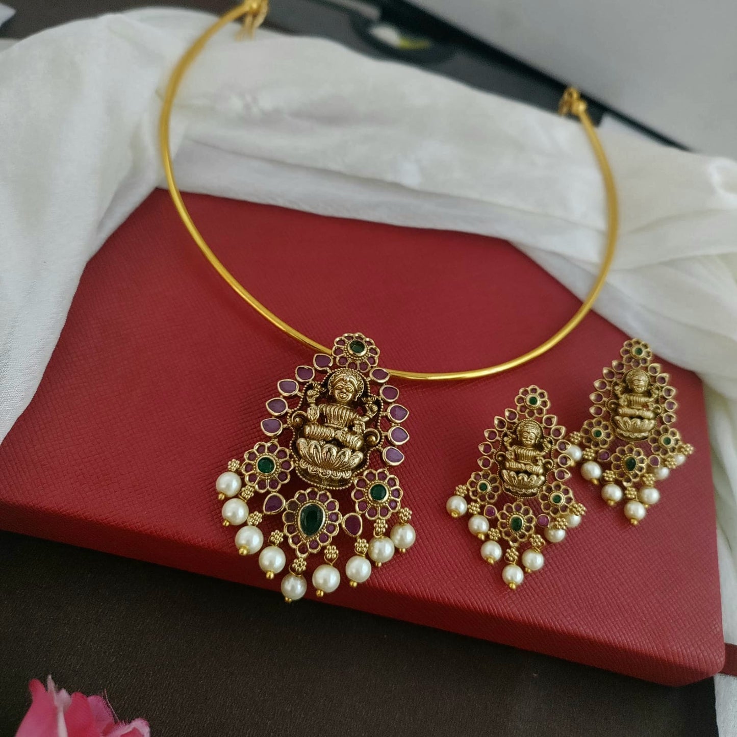 Lakshmi ruby stone kemp pendant hasli