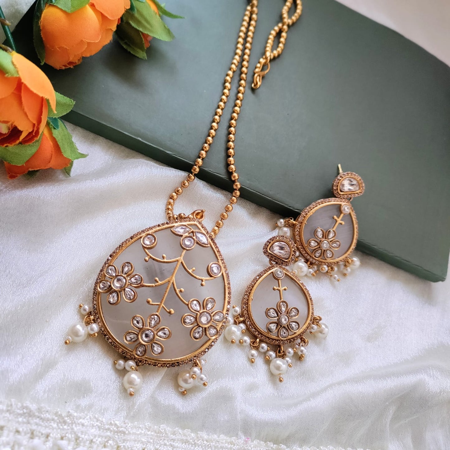 Drop shaped Exclusive Kundan work pendant chain